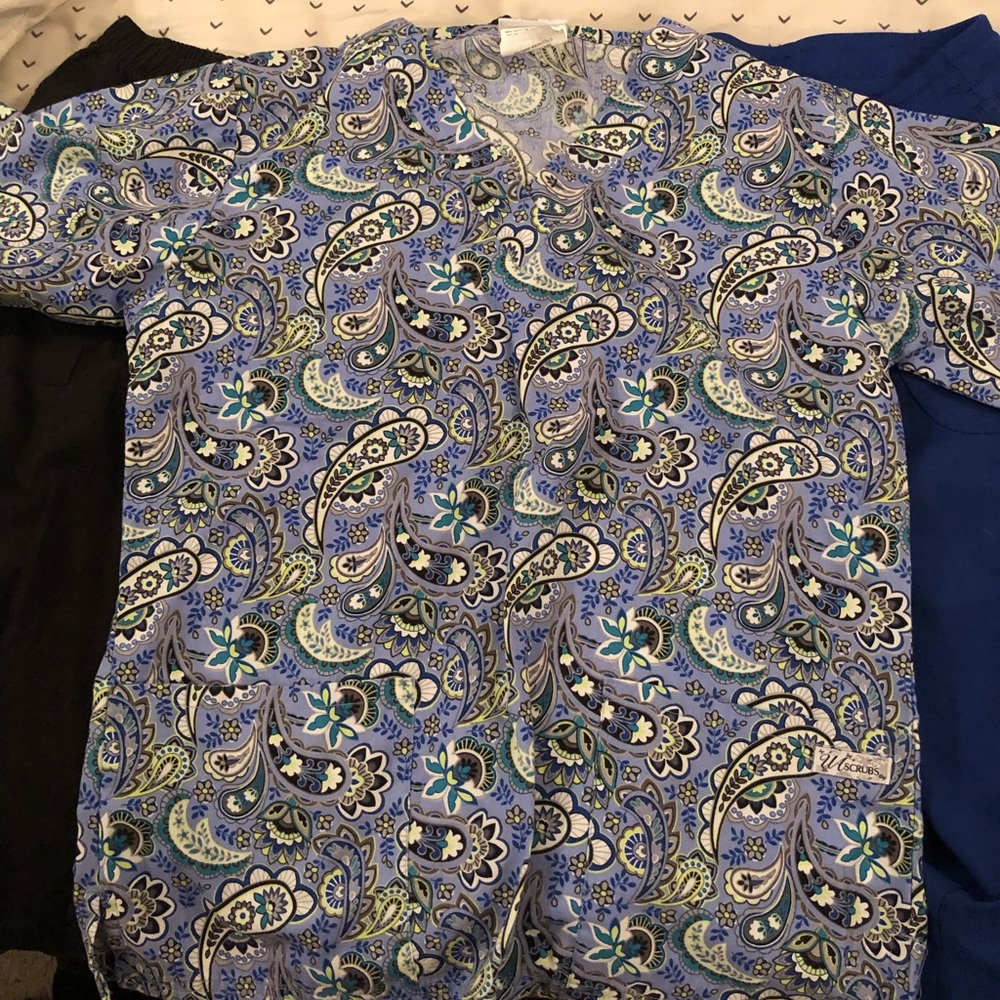 Uniform Advantage Scrub Top